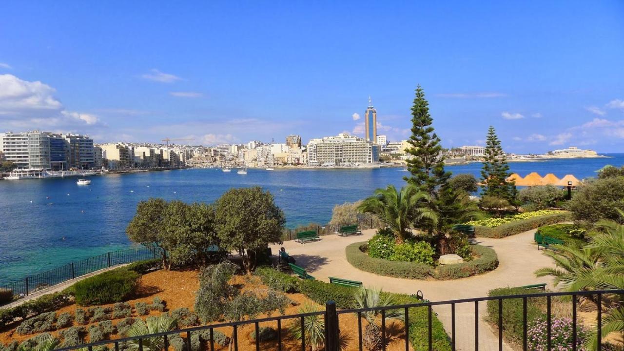 Spacious Apartment Steps To The Promenade Sliema Eksteriør billede